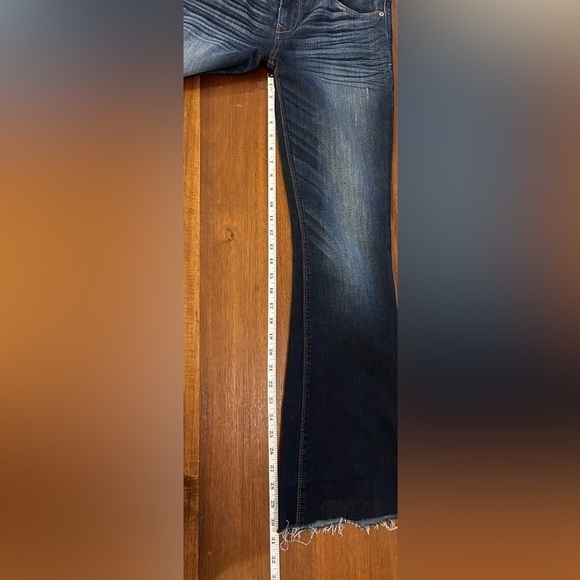 Express Mia Mid-Rise Boot Cut Jeans with frayed hem. Size 6R - Picture 11 of 11